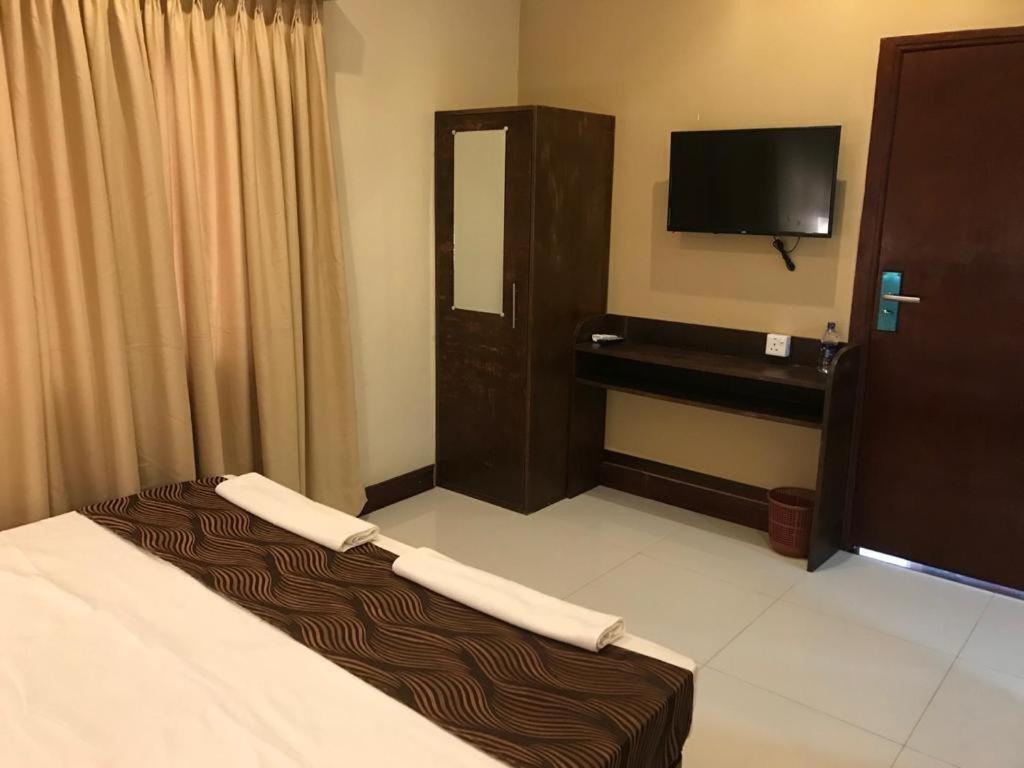 Mercuryfm 101 Yarl Mercury Inn - Jaffna Buitenkant foto